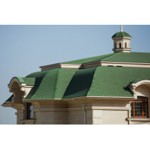 Zdjęcie jak wygląda gont Hexagonal Rock Zielony na dachu budynku 6
